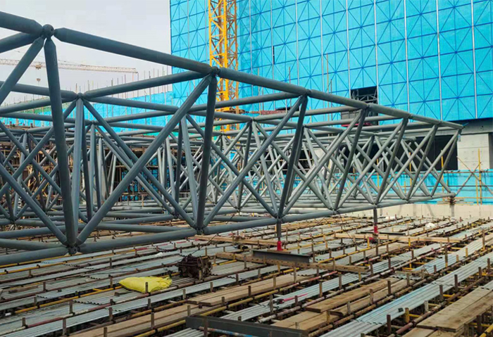 南通高铁东总部基地2号楼网架